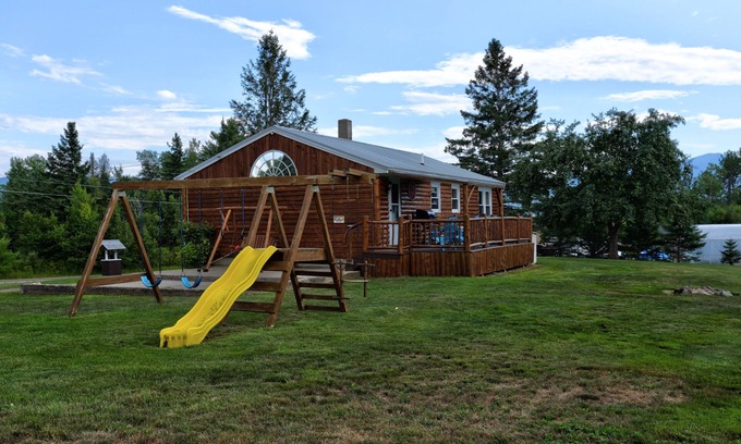 Jefferson Maison | Log Home with a View ~ Just 'Crosstown from Santa's