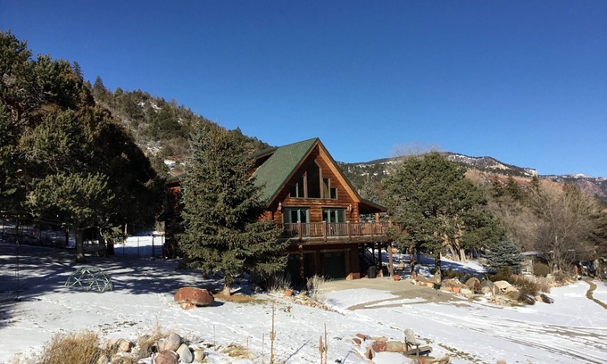 Durango Maison | Log home with great views close to town and ski resort