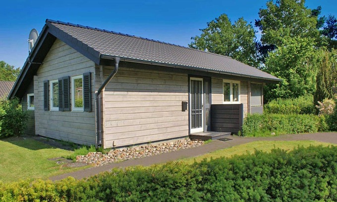 Damp Maison | Cabane en rondins avec parking devant la porte - cabane en rondins 39760