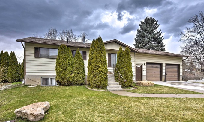 Logan Maison | Logan House w / Yard - Près des attractions extérieures!