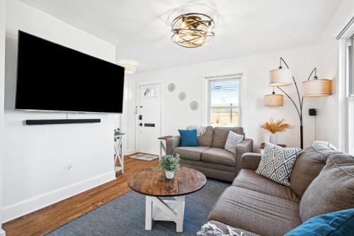 Frederick Maison | Logan's House in Downtown Frederick
