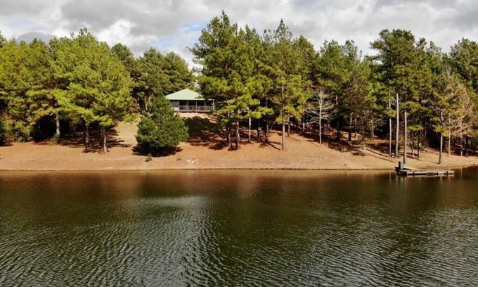 Grapeland Maison | Logan Springs Ranch - 142 acres avec lac, étangs et sentiers