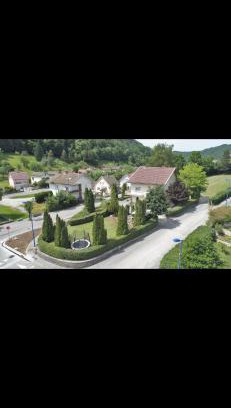 Moirans-en-Montagne Appartement | Logement au calme dans une maison.