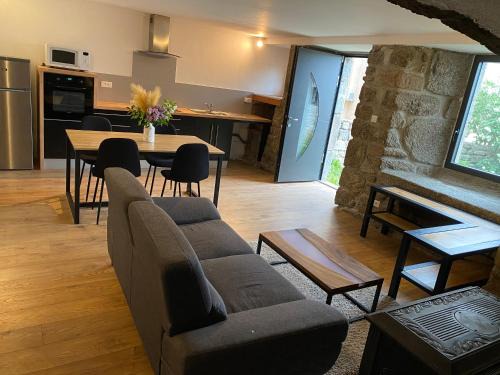 Saint-Symphorien Maison | Logement cocooning au cœur de la nature
