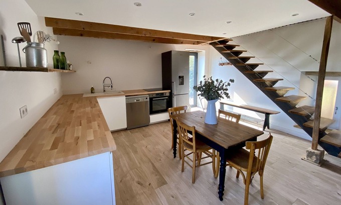 Ville-sur-Jarnioux Appartement | LOGEMENT DE CHARME AU COEUR DES PIERRES DORREES