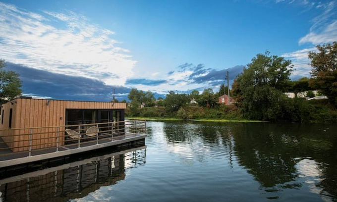 Bennecourt Location De Bateaux | Gîte Seine & Nature Logement flottant atypique "Le Tribord"