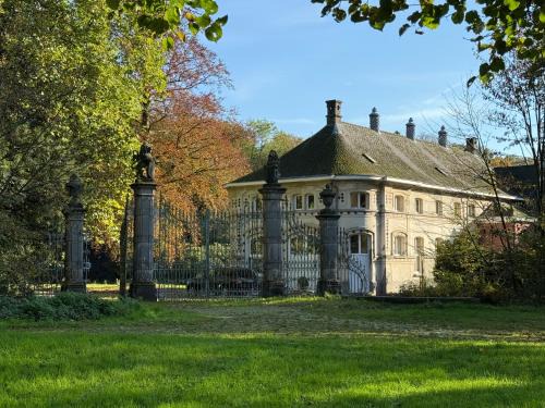 Herentals Lit Et Petit-Déjeuner | Logies Het Koetshuis