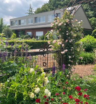 Rijkevorsel Lit Et Petit-Déjeuner | LOGIES Tuin der Zinnen