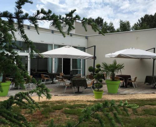 Montfort-le-Gesnois Hôtel | Logis des Sittelles