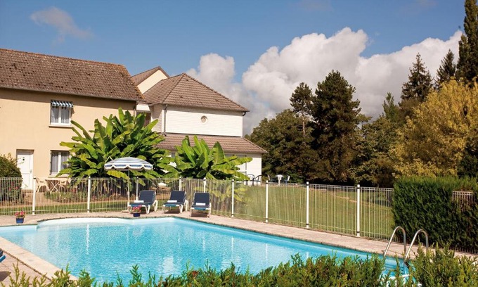 Le Veurdre Hôtel | Logis Hôtel du Pont Neuf