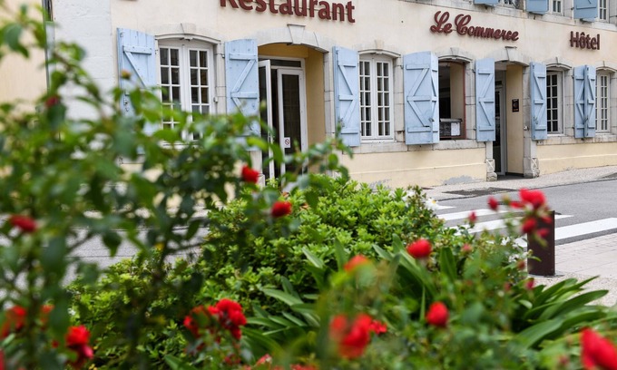 Navarrenx Hôtel | Logis Hôtel Le Commerce