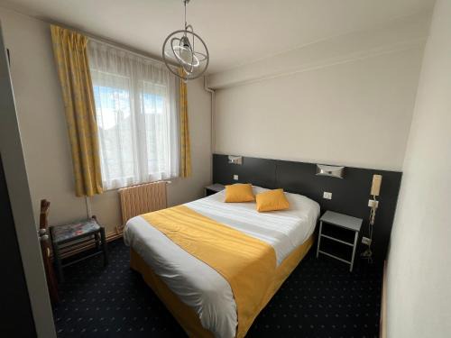 Beaumont-sur-Sarthe Hôtel | Logis Hôtel & Restaurant de la Barque