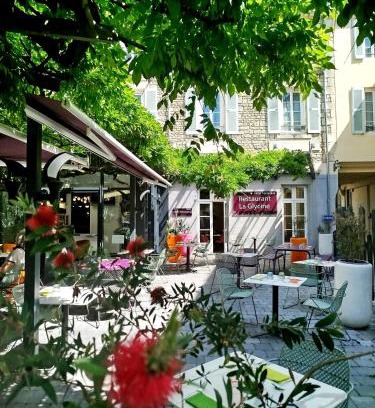 Fontenay-le-Comte Hôtel | Logis Hôtel-Restaurant LE FONTARABIE