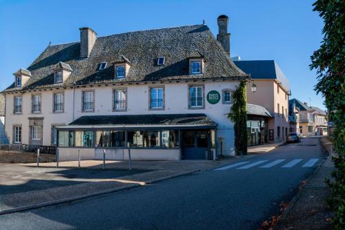 Saint-Privat Hôtel | Logis Hôtel Restaurant Auberge de la Xaintrie