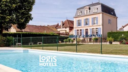 Saint-Boil Maison | Logis Hotel Domaine du Cheval Blanc