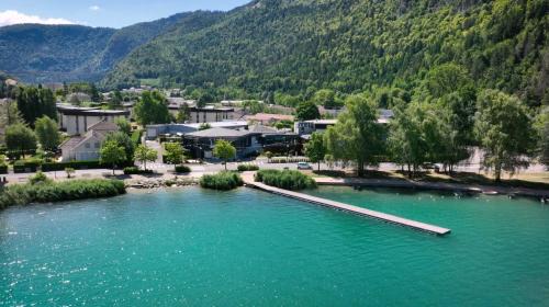Nantua Hôtel | Logis Hotel L'Embarcadère
