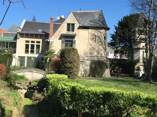 Rochecorbon Maison | Loire Valley Medieval Getaway