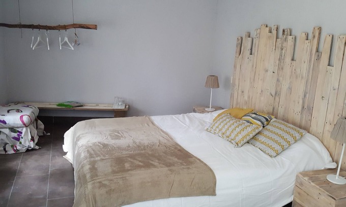 Quartier des Espesses Maison | Lola : Chambre d'Hotes du Mas Corbiere