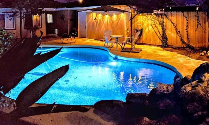 Camelback East Maison | Loma Linda Courtyard Suites