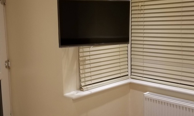 Clayhall Appartement | London Luxury Apartment 1 Bed Studio 1 min walk to Redbridge Tube Station