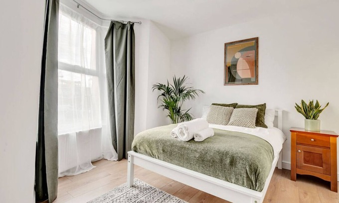 St. Ann's Appartement | London Serviced Apartment , 2 min walk to train station & near Tottenham Stadium