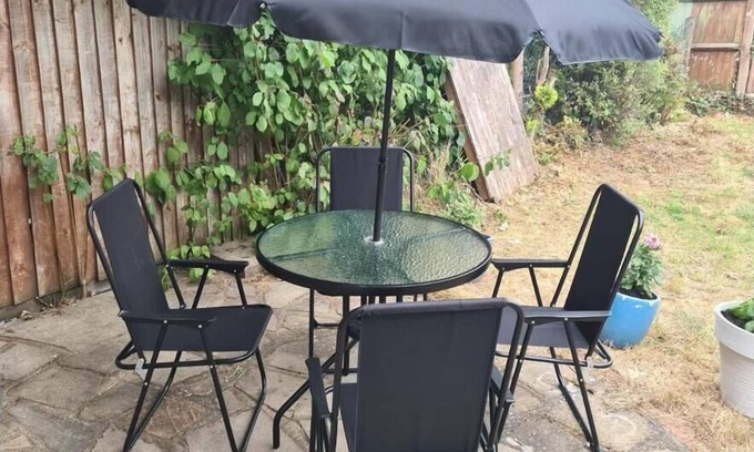 Thamesmead Maison | London - Sleeps 4 - Parking - Garden - Petfriendly