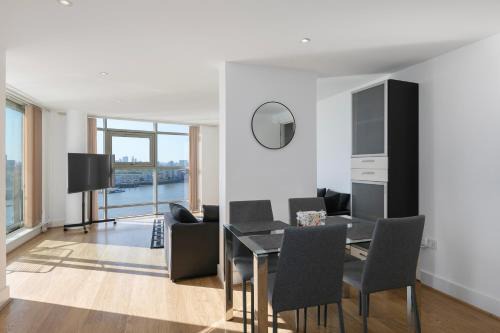 Island Gardens Appartement | London Thames River Stunning Views 2BR 2 Bath 2 Balcony Sleeps Family of 6