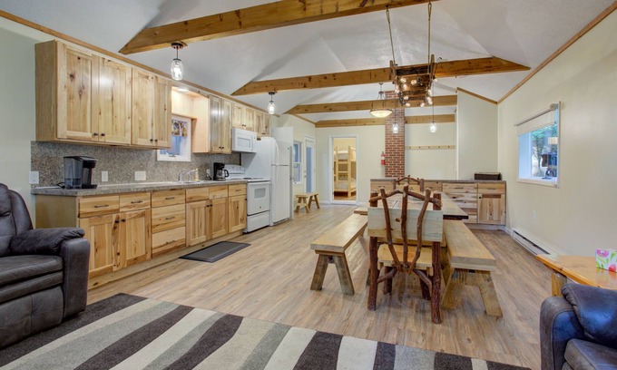 Laurelton Cabine | Lone Star Lodge+God's Creation