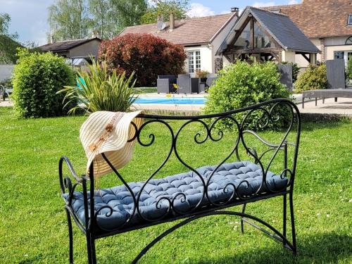 Bailleau-l'Eveque Maison | Longère rénovée avec piscine, spa et hammam aux portes de Chartres, pour 12 personnes - FR-1-581-128