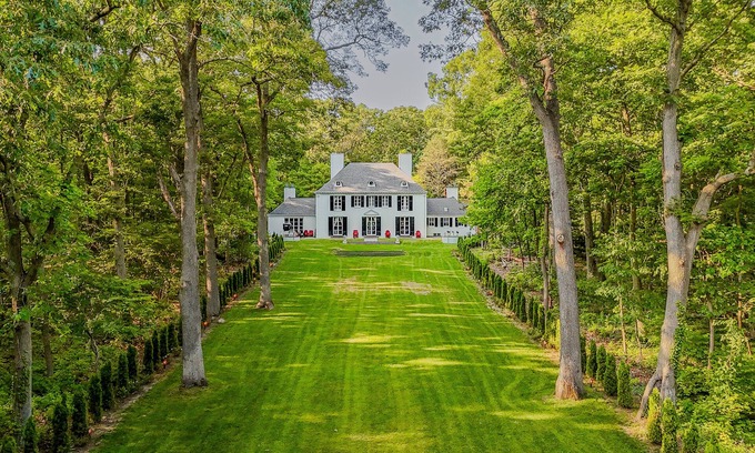 Cold Spring Harbor Maison | Long Island’s most unique stay! Beautiful home on The Gold Coast.