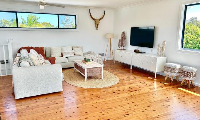 Long Jetty Maison | Long Jetty Lake House