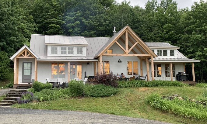 Windsor Maison | Long Range Mountain Views in West Windsor