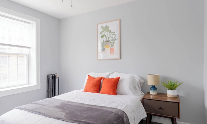 Detroit Appartement | Long-Term Rental Comfy, Clean & Nurse-Friendly