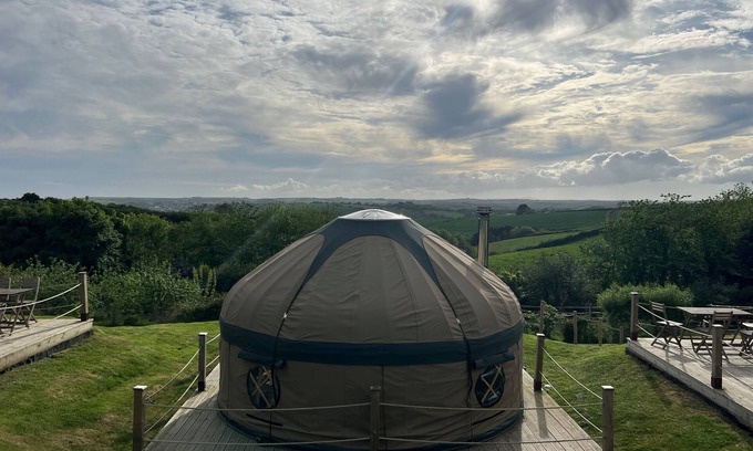 Looe Location De VR | Looe Yurts