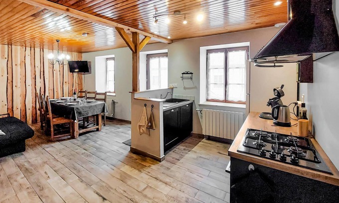 Verrieres-en-Forez Maison | Look forward to this charming vacation home with mountain character in a quiet location.