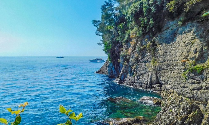 Portofino Appartement | Look forward to a fantastic sea view from the terrace of this beautiful vacation apartment.