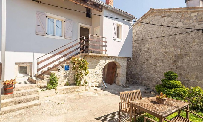 Grabri Maison | Look forward to a fantastic landscape panorama in this vacation home!