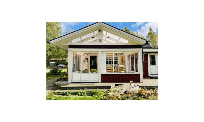 Lonsboda Maison | Look forward to a relaxing vacation close to nature in this beautiful vacation home!