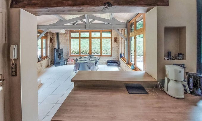 Casseneuil Maison | Look forward to an idyllically located vacation home with pool.