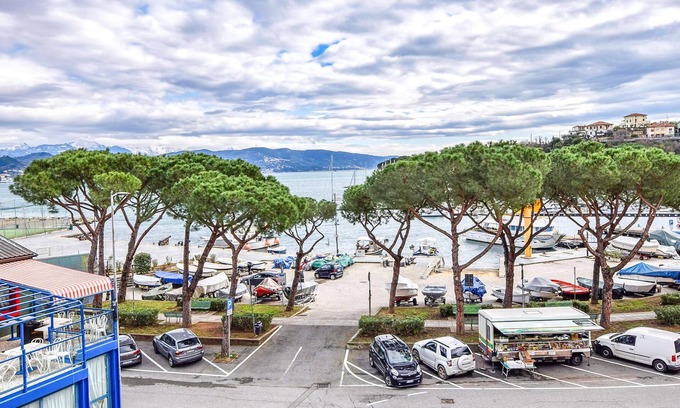 Cadimare Appartement | Look forward to an unforgettable time in this comfortable vacation apartment by the sea!
