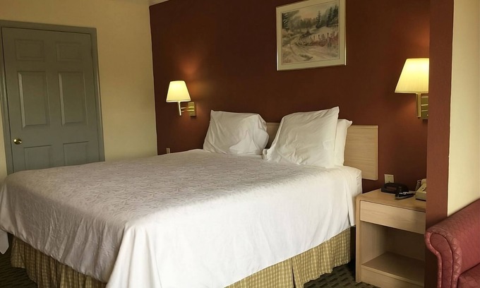 Cabot Station Balnéaire | Look No More! Free Breakfast & Parking, Outdoor Pool, Minutes to Allman Park