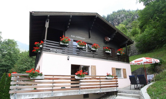 Naters Appartement | Appartement spacieux à Mehlbaum avec vue sur la montagne