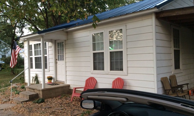 Prairie Grove Cottage | Prairie Grove Cottage - Détendez-vous, magasinez, jouez, apprenez et APPELEZ LES PORCS!