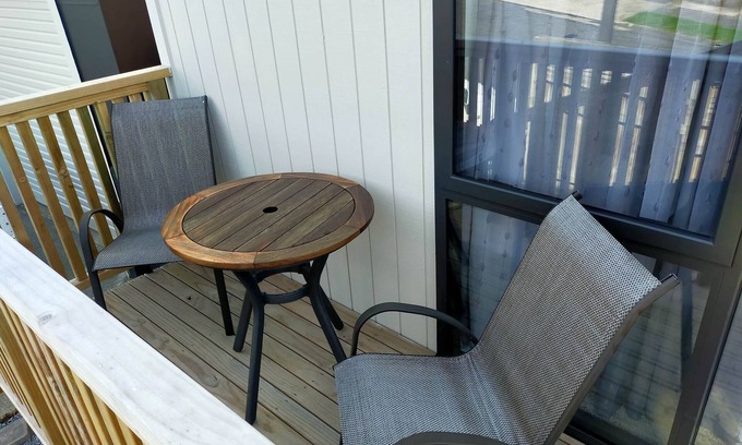 Stokes Valley Appartement | Looking for a peaceful retreat visit our Self-contained studio with own entrance