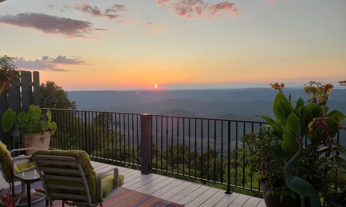 Lookout Mountain Maison | Lookout Mountain Brow Home. Grand pont coucher de soleil, bain à remous couvert, véranda.