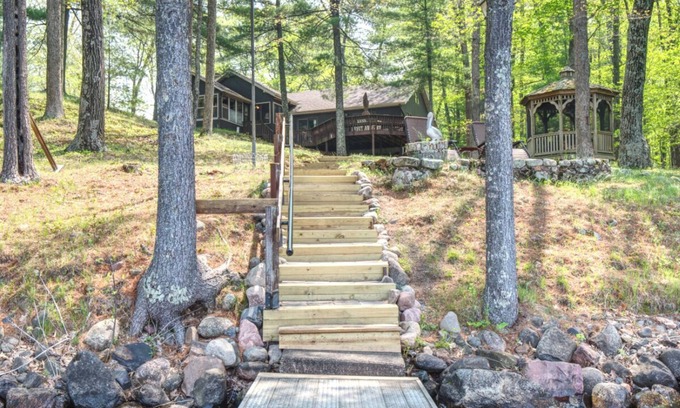 New Auburn Cabine | Loon's Nest Cabin on Lower Long Lake