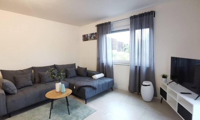 Kitzingen Appartement | LOOT: Moderne Wohnung/Zentral