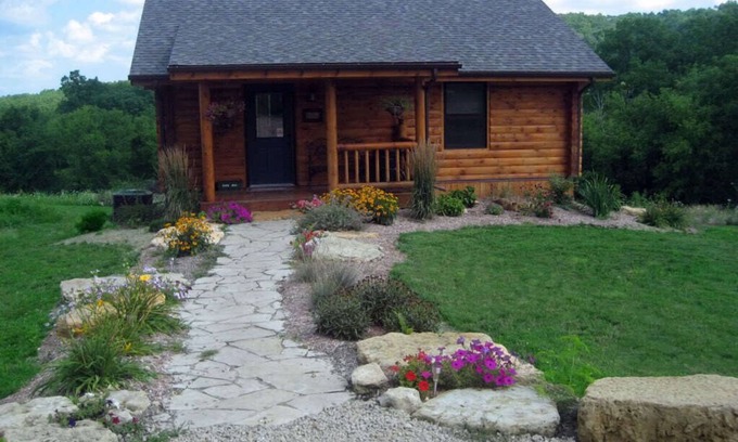 Dubuque Cabine | Lorelei Cabins: 'Not just a place, but an experience!' The Aster