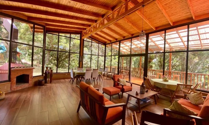 Canton Leon Cortes Castro Cabine | Los Encinos Forestry Cabin
