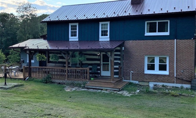 Spring Mills Maison | Lost Dutchman Mountain Retreat - Main House